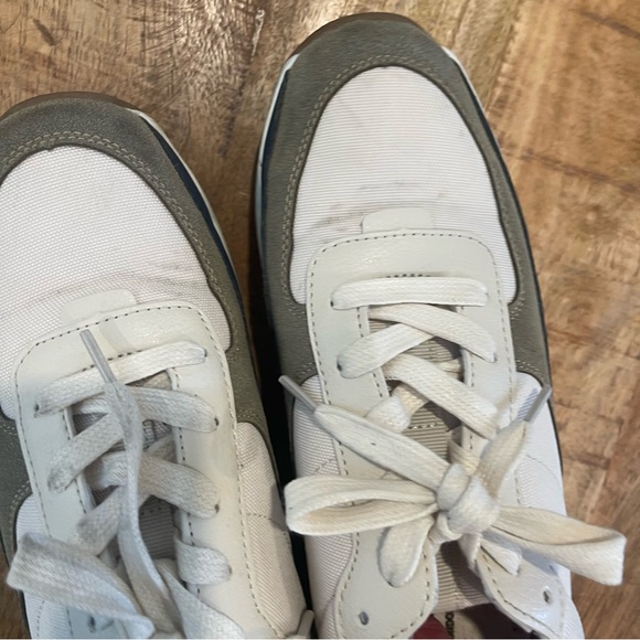 PORTER AND ASH Men's Sneakers in White and Tan - Picture 9 of 9